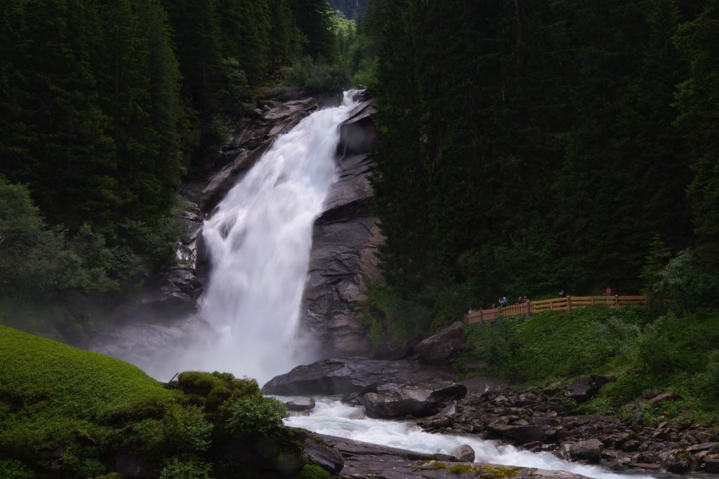Naturschönheit Österreichs sind die Krimmler Wasserfälle für den Urlaub und Erholung mit Ihrem Hund.